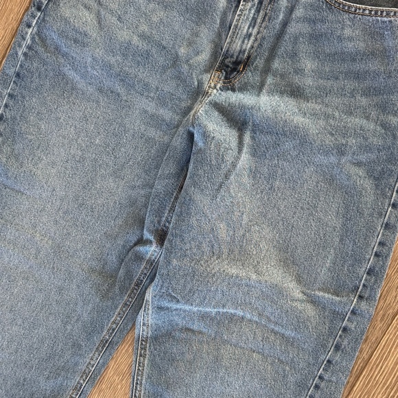 Old Navy Balloon Style Jeans - Picture 2 of 4